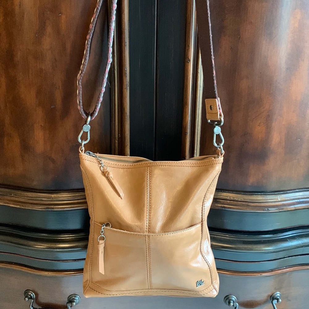 ⭐️The SAK cross body with guitar strap
